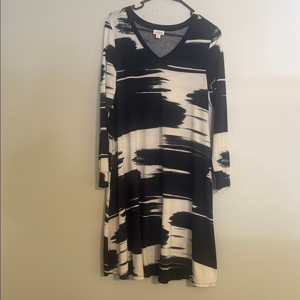 LuLaRoe Monochrome Brushstroke Long Sleeve Dress